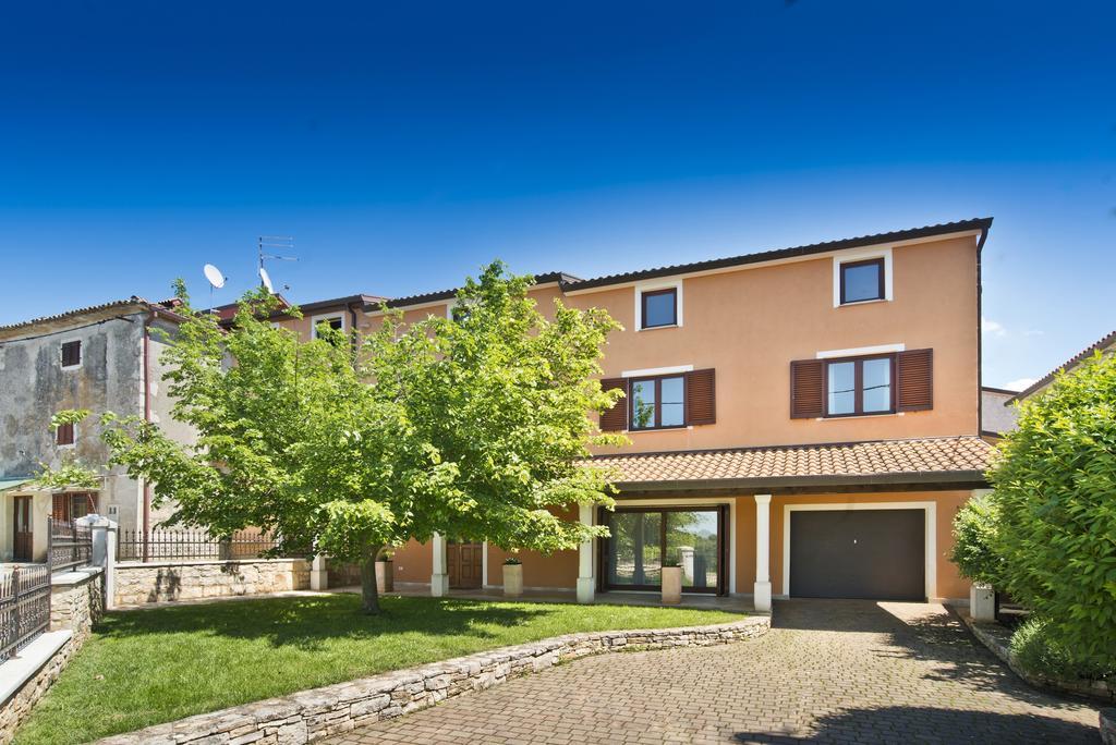 Montrin Villa *