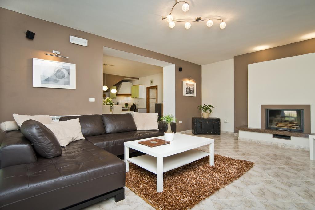 Montrin Villa *